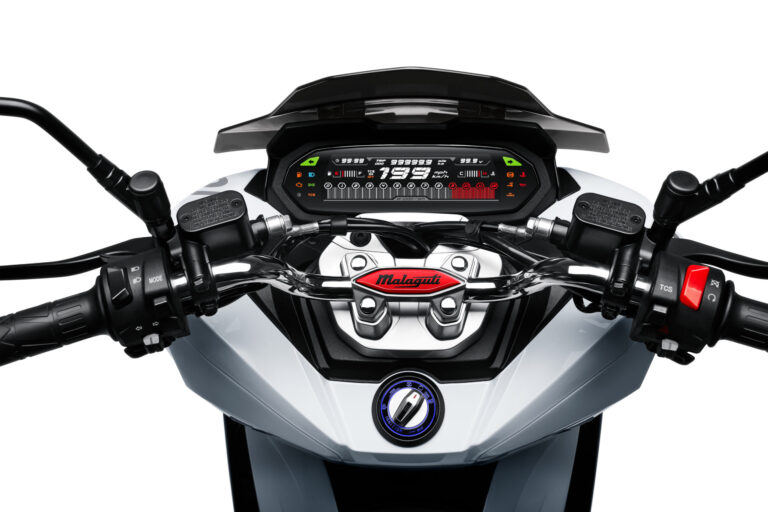 LOW_Final_24MADISON-300-CU_เรือนไมล์-RGB-scaled